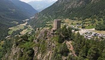 Tornalla vista aerea La maestosità della Tornalla: un tesoro architettonico nella Valpelline